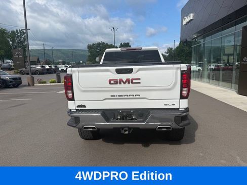 Used 2022 GMC Sierra 1500 SLE w/ X31 Off-Road Package AWD/4WD image 4