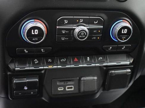 Certified 2022 Chevrolet Silverado 1500 LT AWD/4WD image 28