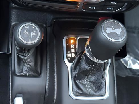 Used 2024 Jeep Wrangler High Altitude image 31