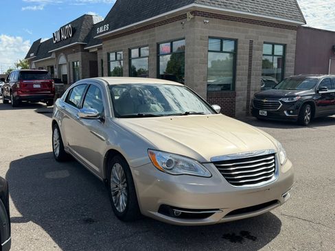 Used 2013 Chrysler 200 Limited FWD image 5