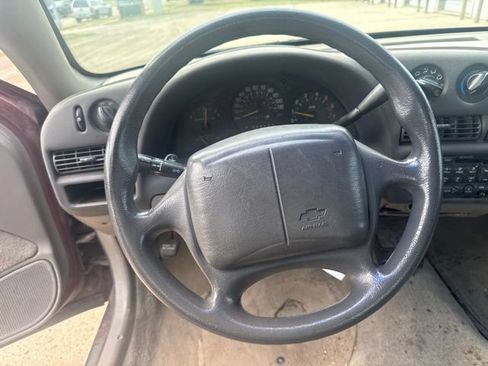 Used 2001 Chevrolet Lumina w/ Preferred Equipment Group FWD image 13