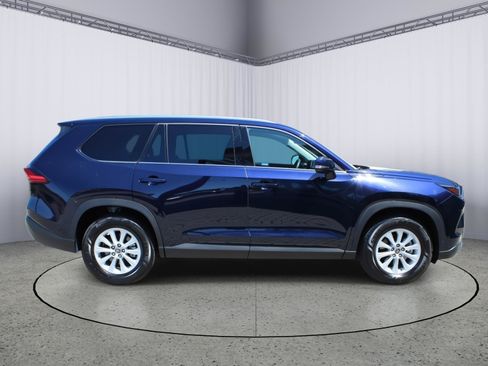 Certified 2024 Toyota Grand Highlander AWD image 9