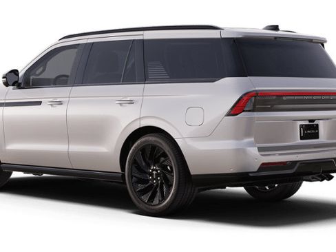 New 2025 Lincoln Navigator Reserve w/ Jet Appearance Package AWD/4WD image 25