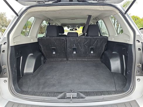 Used 2016 Subaru Forester 2.5i Premium image 11