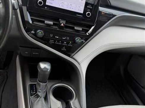 Used 2022 Toyota Camry SE image 22