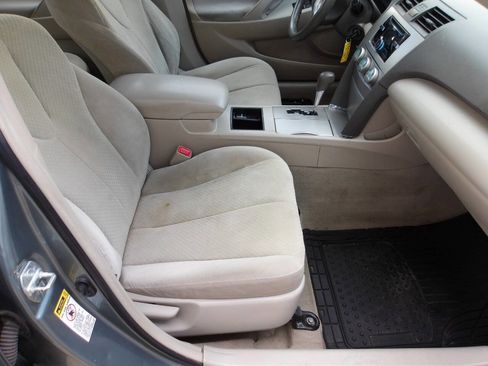 Used 2007 Toyota Camry LE FWD image 6