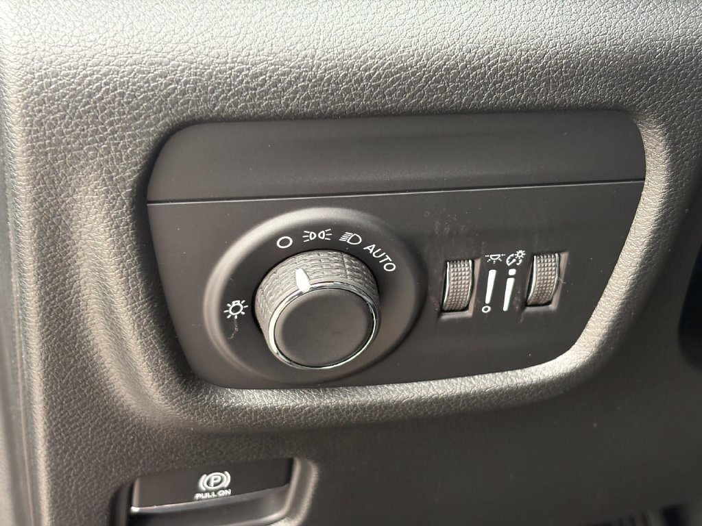 New 2026 Jeep Grand Cherokee Altitude RWD image 27