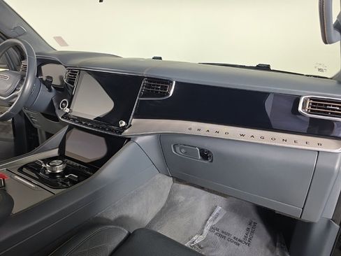 Used 2022 Jeep Grand Wagoneer Series III image 56
