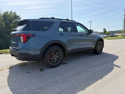 New 2026 Ford Explorer ST-Line w/ ST-Line Street Pack AWD/4WD image 4