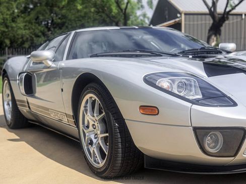 Used 2005 Ford GT RWD image 48
