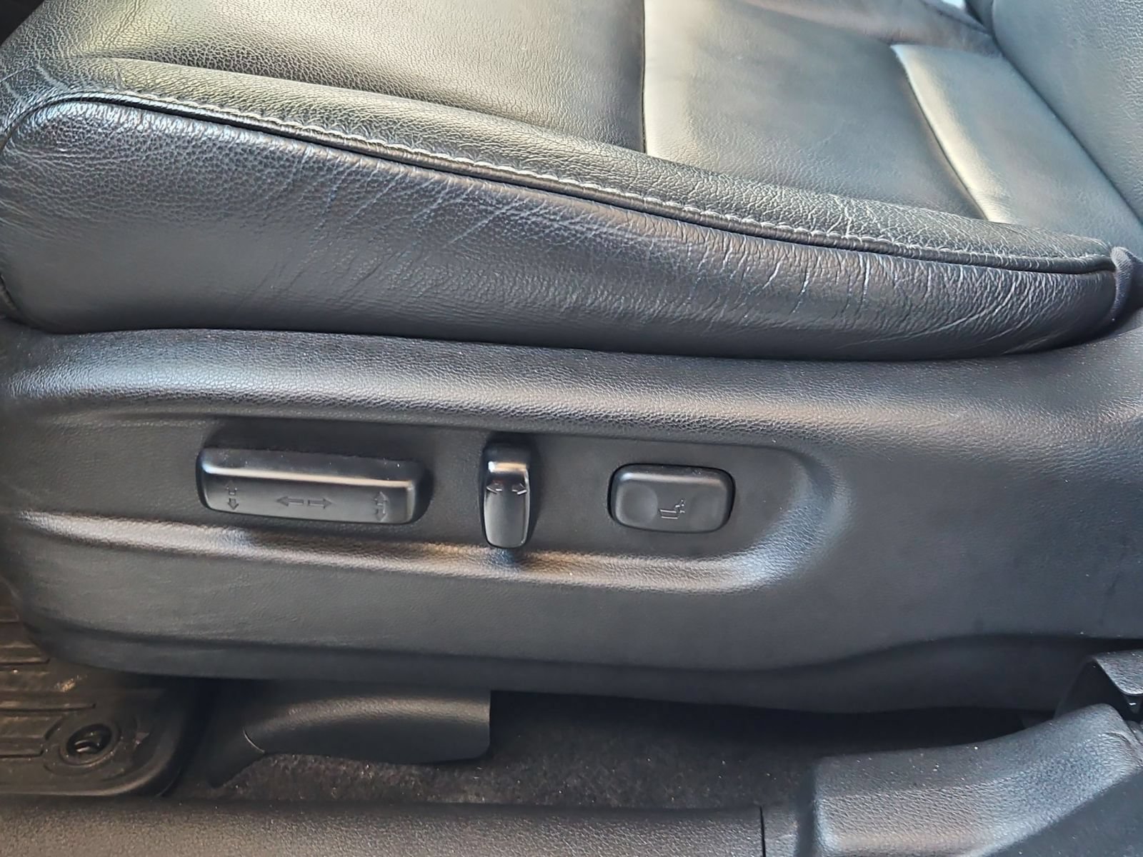 Used 2020 Honda Pilot Touring image 23