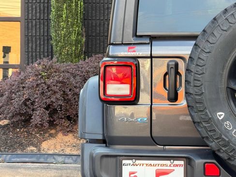 Used 2023 Jeep Wrangler Unlimited AWD/4WD image 15
