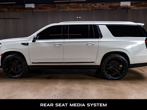 Used 2023 GMC Yukon XL Denali Ultimate image 6