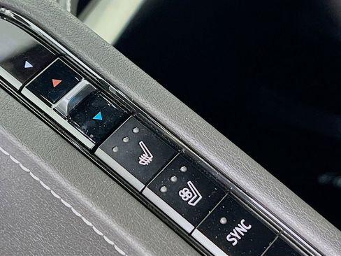 Certified 2022 Chevrolet Corvette Stingray Preferred Cpe RWD image 21