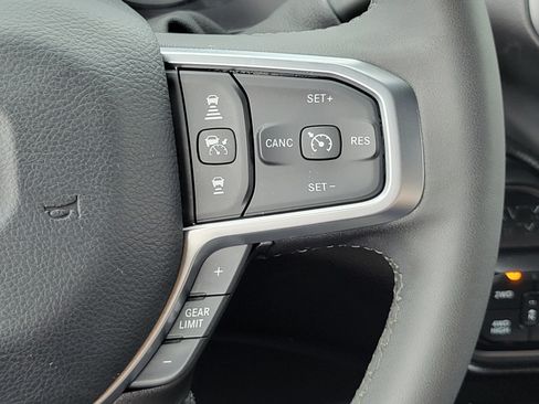 Used 2025 RAM 2500 Big Horn AWD/4WD image 12