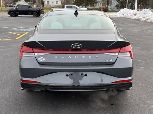 Used 2023 Hyundai Elantra Limited image 7