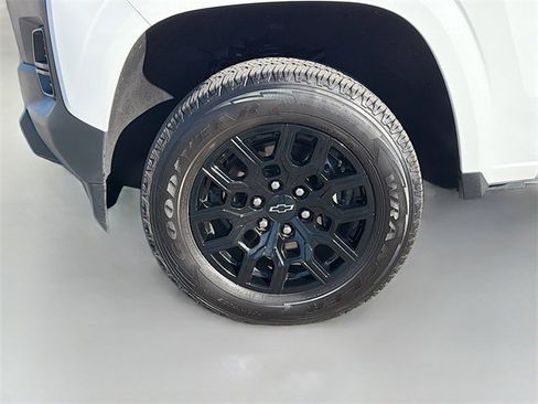 Used 2025 Chevrolet Colorado W/T w/ WT Custom Package image 37