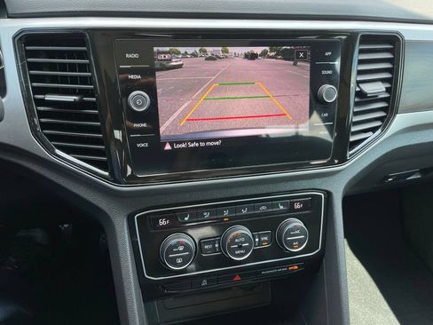 Used 2023 Volkswagen Atlas SE w/ Panoramic Sunroof Package FWD image 17