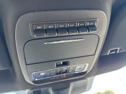 Used 2025 Ford F150 Raptor AWD/4WD image 28