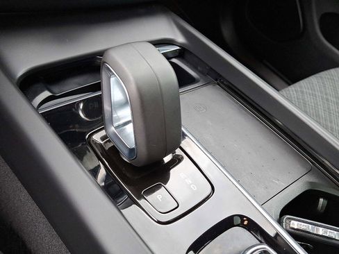 Used 2022 Volvo XC60 B5 Momentum image 17