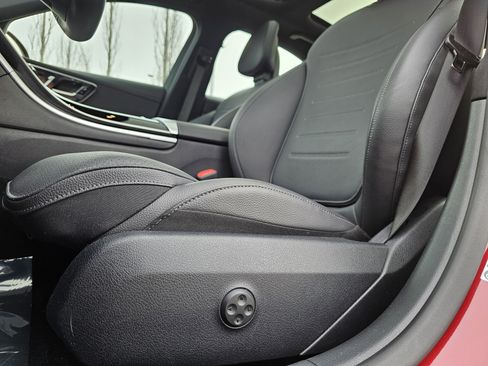 Used 2025 Mercedes-Benz C 300 4MATIC Sedan image 8