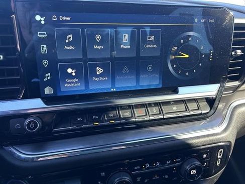 Used 2023 Chevrolet Silverado 1500 High Country w/ Technology Package image 17