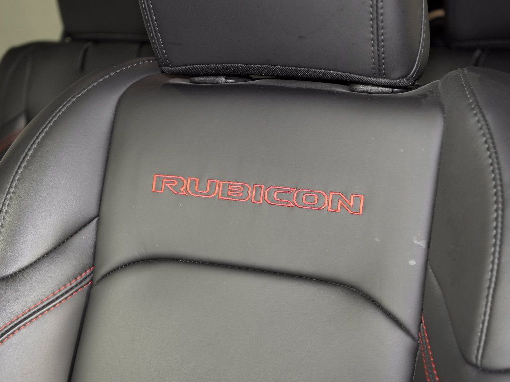 Used 2025 Jeep Wrangler Unlimited Rubicon AWD/4WD image 16