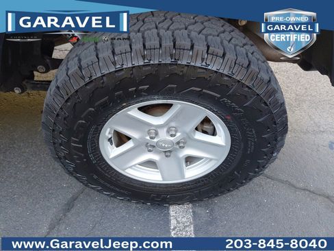 Used 2021 Jeep Gladiator Sport AWD/4WD image 24