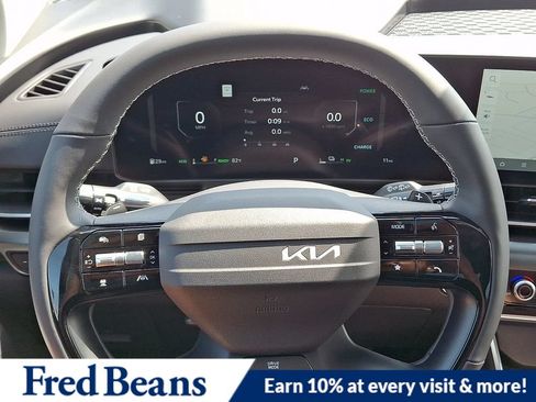 New 2027 Kia Carnival SX Prestige FWD image 15