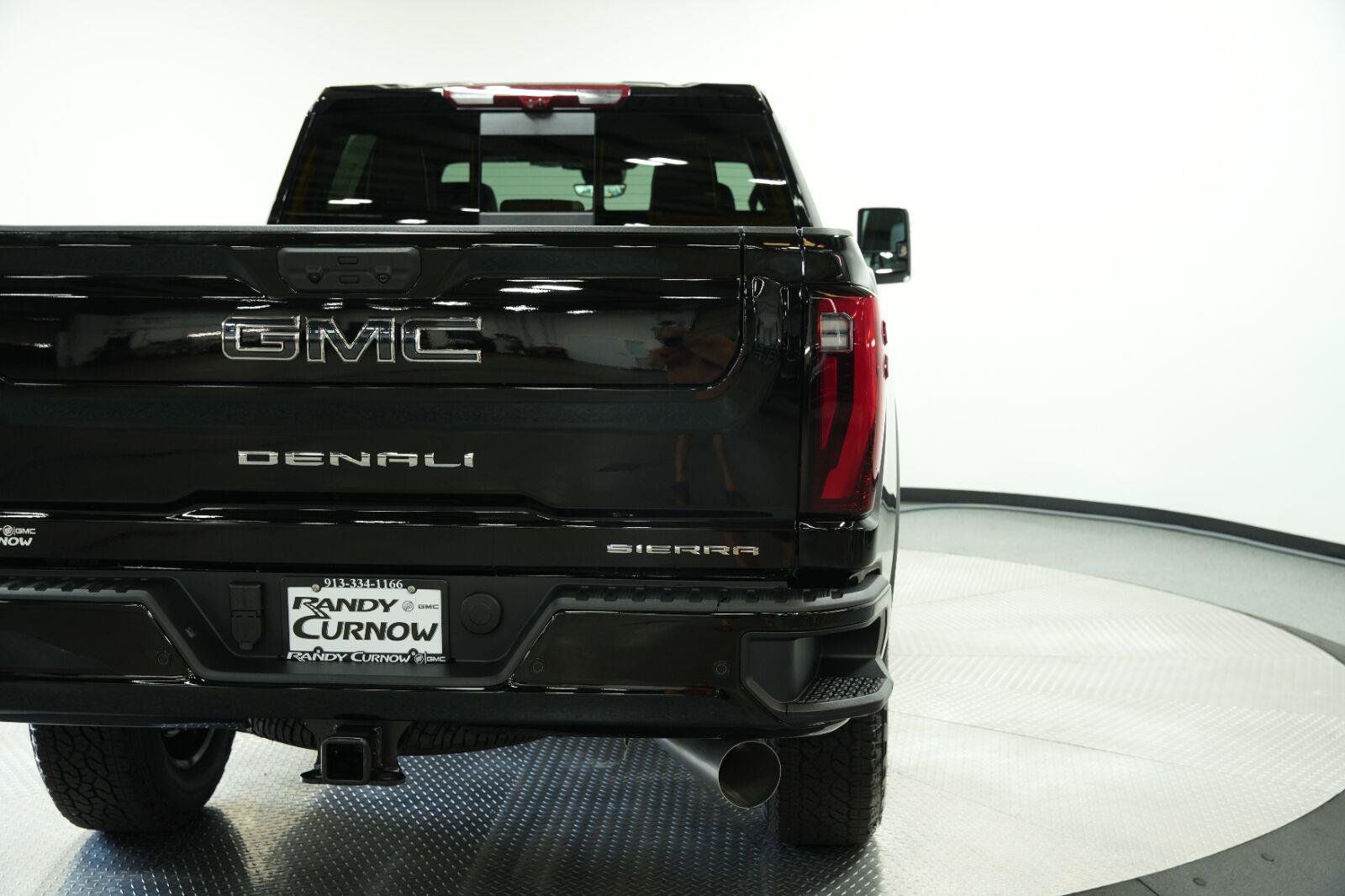 New 2026 GMC Sierra 2500 Denali Ultimate AWD/4WD image 32