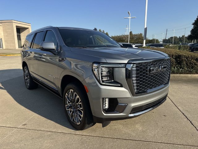 Used 2024 GMC Yukon Denali Ultimate AWD/4WD image 3