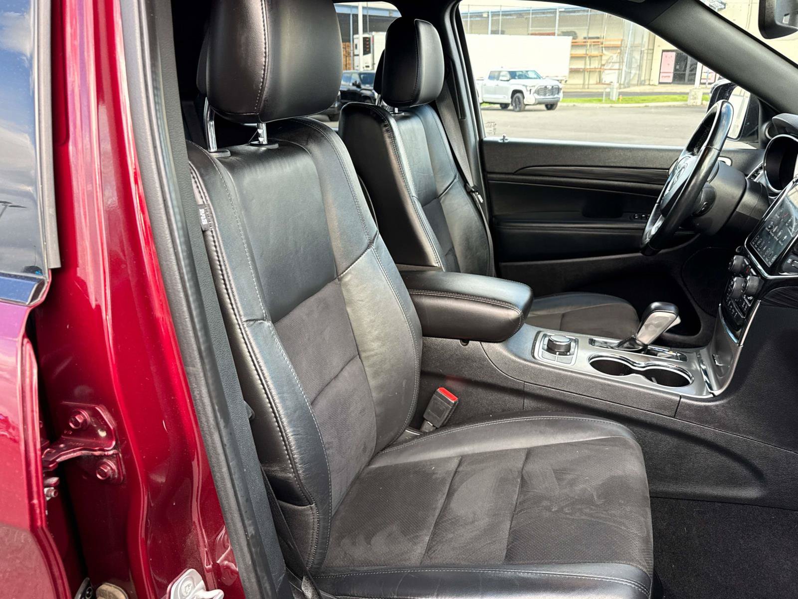 Used 2022 Jeep Grand Cherokee Laredo X AWD/4WD image 17