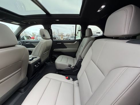 New 2026 GMC Acadia Elevation w/ Elevation Premium Package AWD/4WD image 5