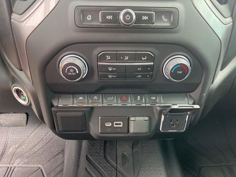 Used 2022 Chevrolet Silverado 1500 Custom image 24