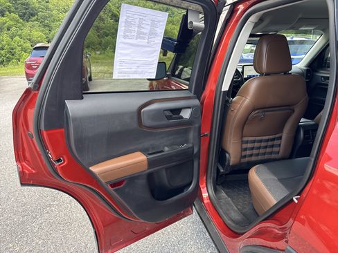 Used 2023 Ford Bronco Sport Outer Banks w/ Tech Package AWD/4WD image 17