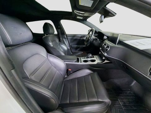 Used 2021 Kia Stinger GT2 image 31
