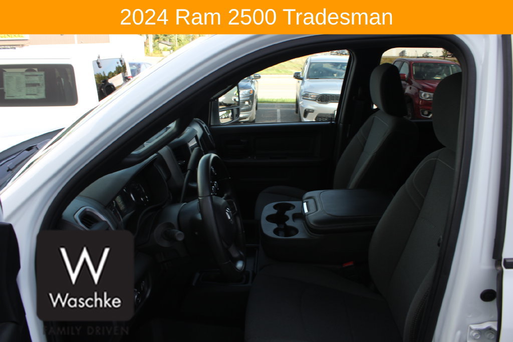 Used 2024 RAM 2500 Tradesman w/ Chrome Appearance Group AWD/4WD image 18