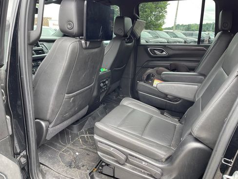 Used 2021 Chevrolet Suburban LT w/ Rear Media and Nav Package AWD/4WD image 6