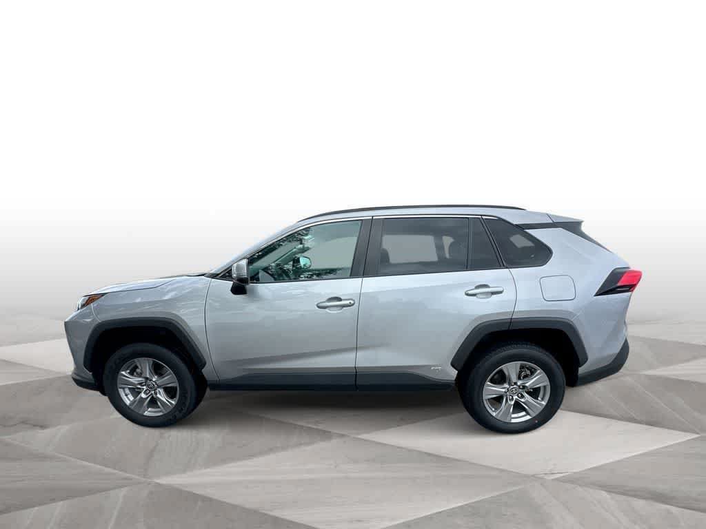 Used 2023 Toyota RAV4 LE AWD/4WD image 4