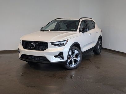 New 2026 Volvo XC40 B5 Plus w/ Protection Package Premier