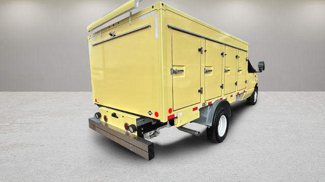 Used 2022 Ford E-450 and Econoline 450 Super Duty RWD image 41