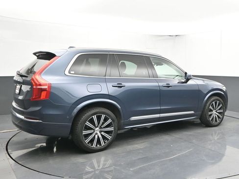 Used 2023 Volvo XC90 B6 Plus image 11