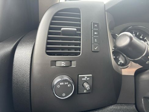 Used 2010 GMC Sierra 1500 SLE w/ SLE Preferred Package image 28