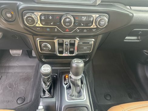 Used 2022 Jeep Wrangler Unlimited Sahara w/ Cold Weather Group image 23