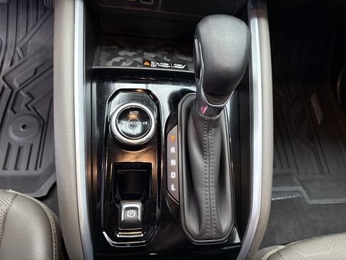 Used 2024 Chevrolet Colorado ZR2 w/ ZR2 Convenience Package III image 12