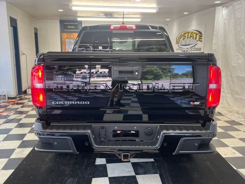 Used 2021 Chevrolet Colorado Z71 w/ Safety Package AWD/4WD image 9