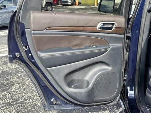 Used 2016 Jeep Grand Cherokee Overland image 13