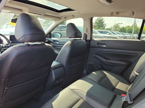 Used 2021 Nissan Altima 2.5 SR w/ SR Premium Package AWD/4WD image 14