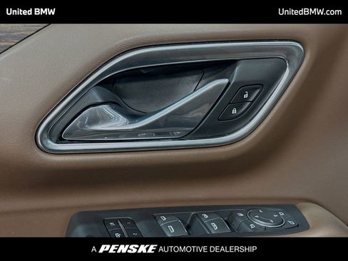 Used 2021 Chevrolet Tahoe High Country w/ Premium Package AWD/4WD image 3
