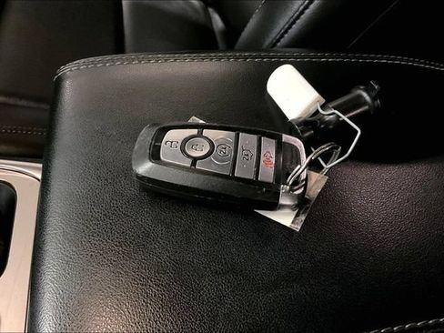 Used 2023 Ford Explorer XLT w/ Equipment Group 202A AWD/4WD image 13